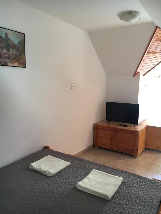 Отель Center Apartmanhaz Хайдусобосло Экстерьер фото