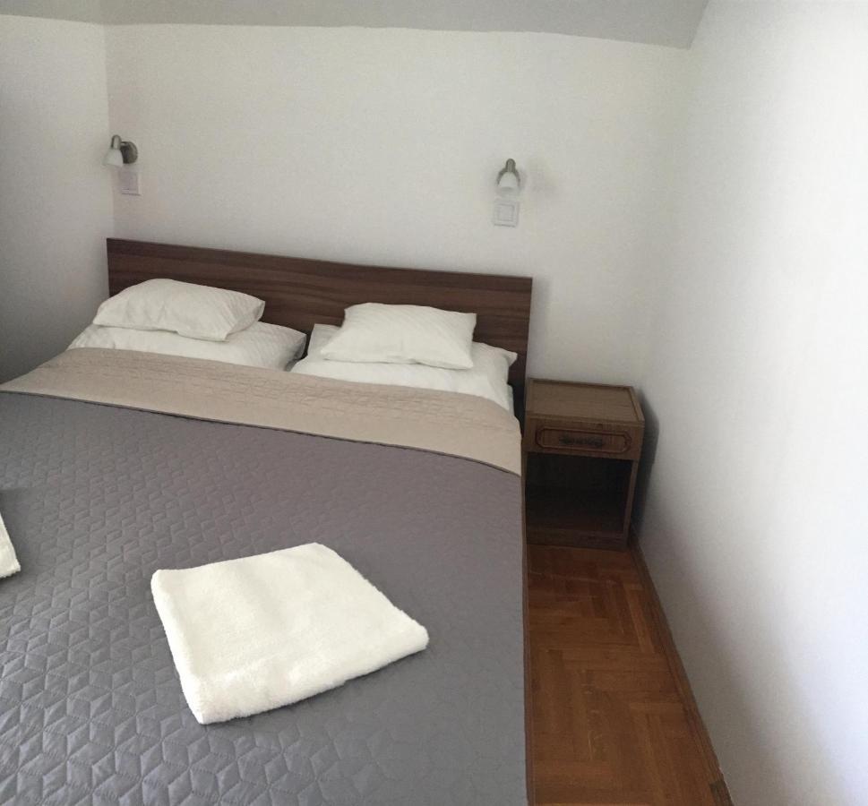Отель Center Apartmanhaz Хайдусобосло Экстерьер фото