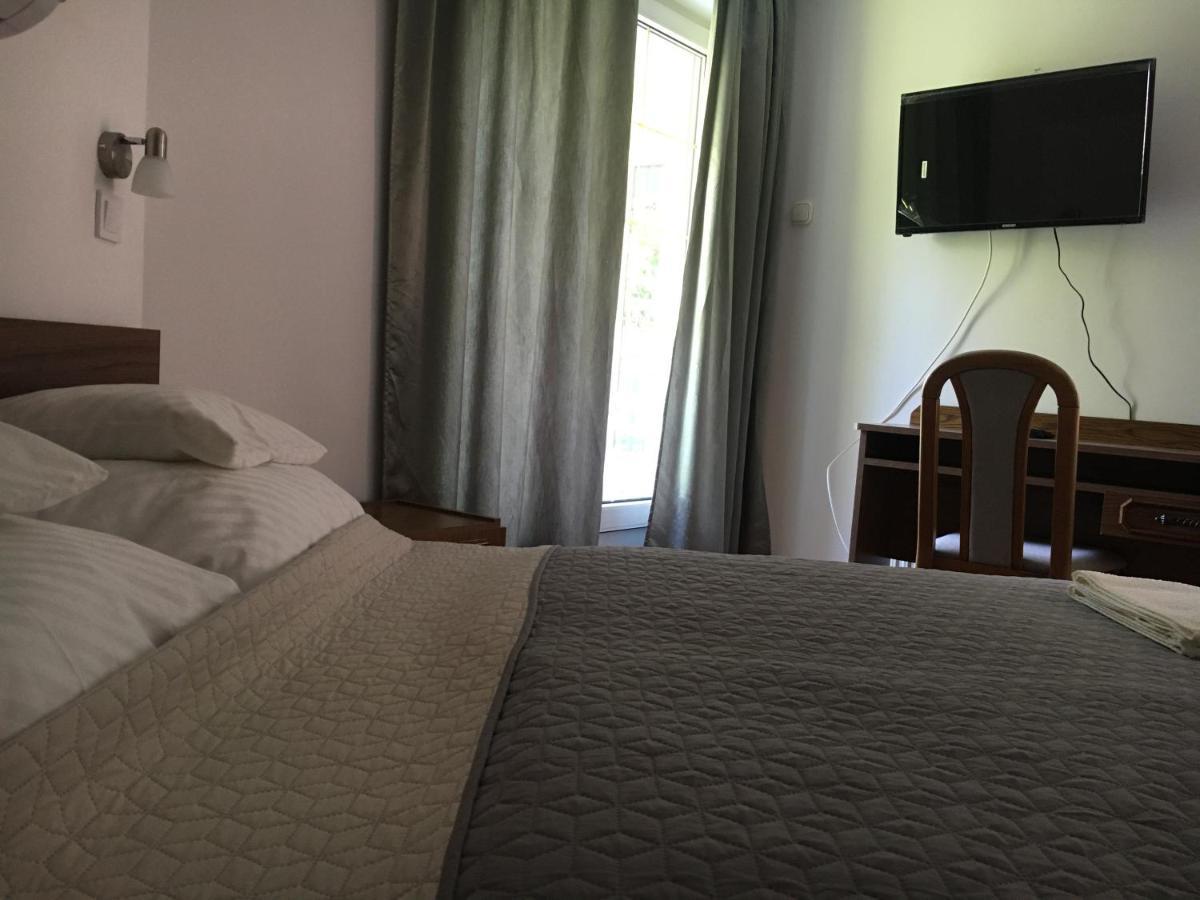 Отель Center Apartmanhaz Хайдусобосло Экстерьер фото