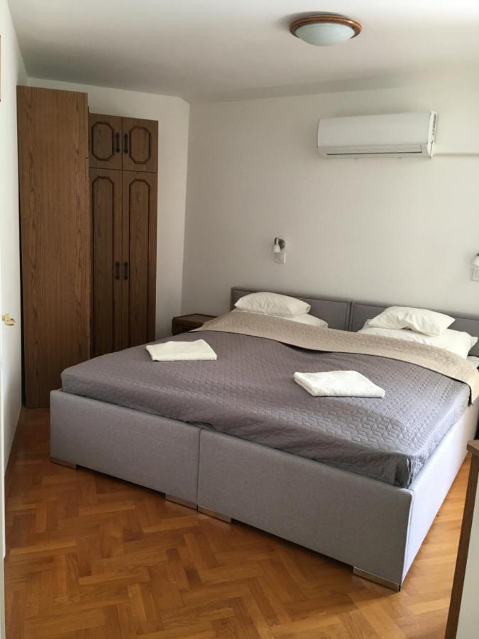 Отель Center Apartmanhaz Хайдусобосло Экстерьер фото