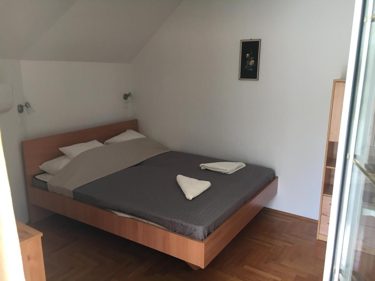 Отель Center Apartmanhaz Хайдусобосло Экстерьер фото